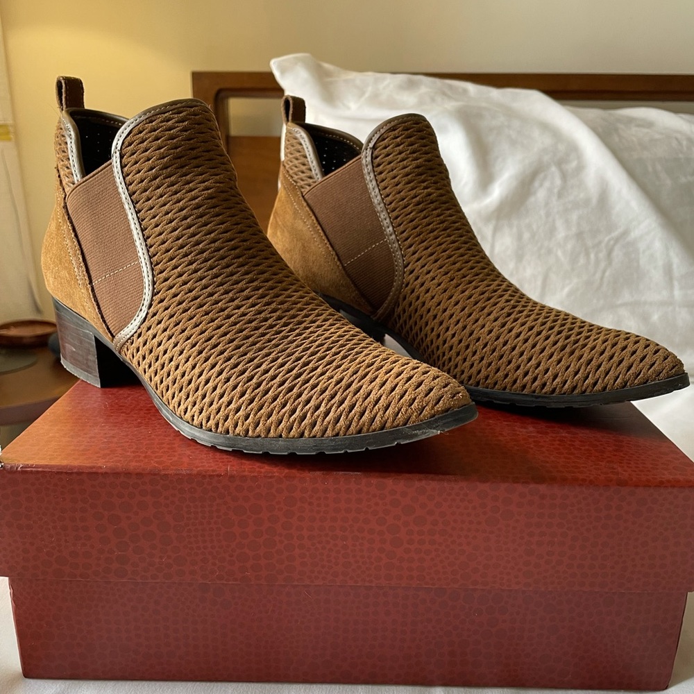 Donald Pliner Ankle Boots